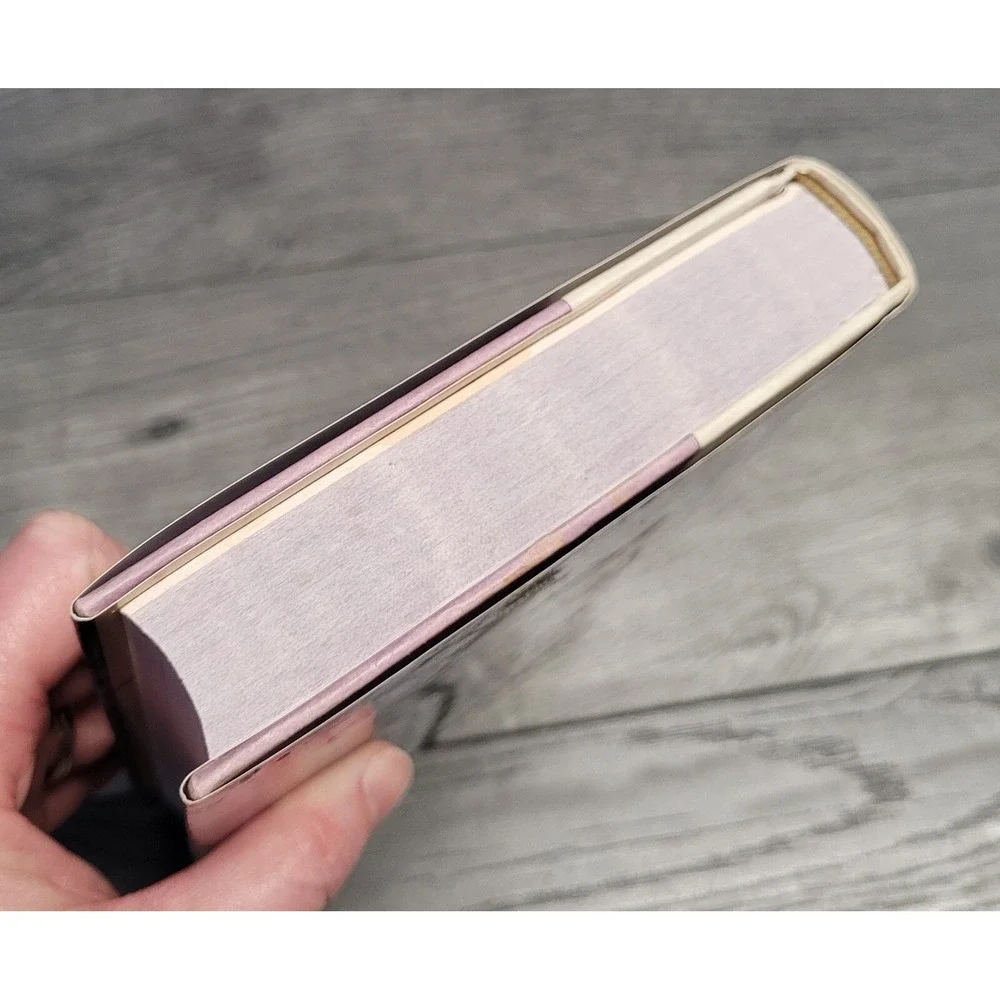God's Little Devotional Book For Women (Hardcover Book)